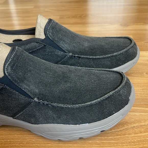 Skechers Men’s Slip-On - Picture 6 of 15